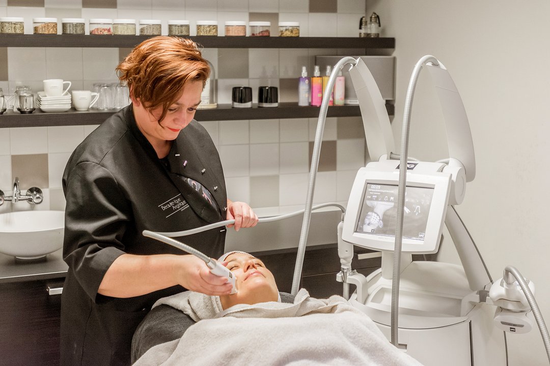 Angie  More Than Skincare, Reeuwijk, Zuid-Holland