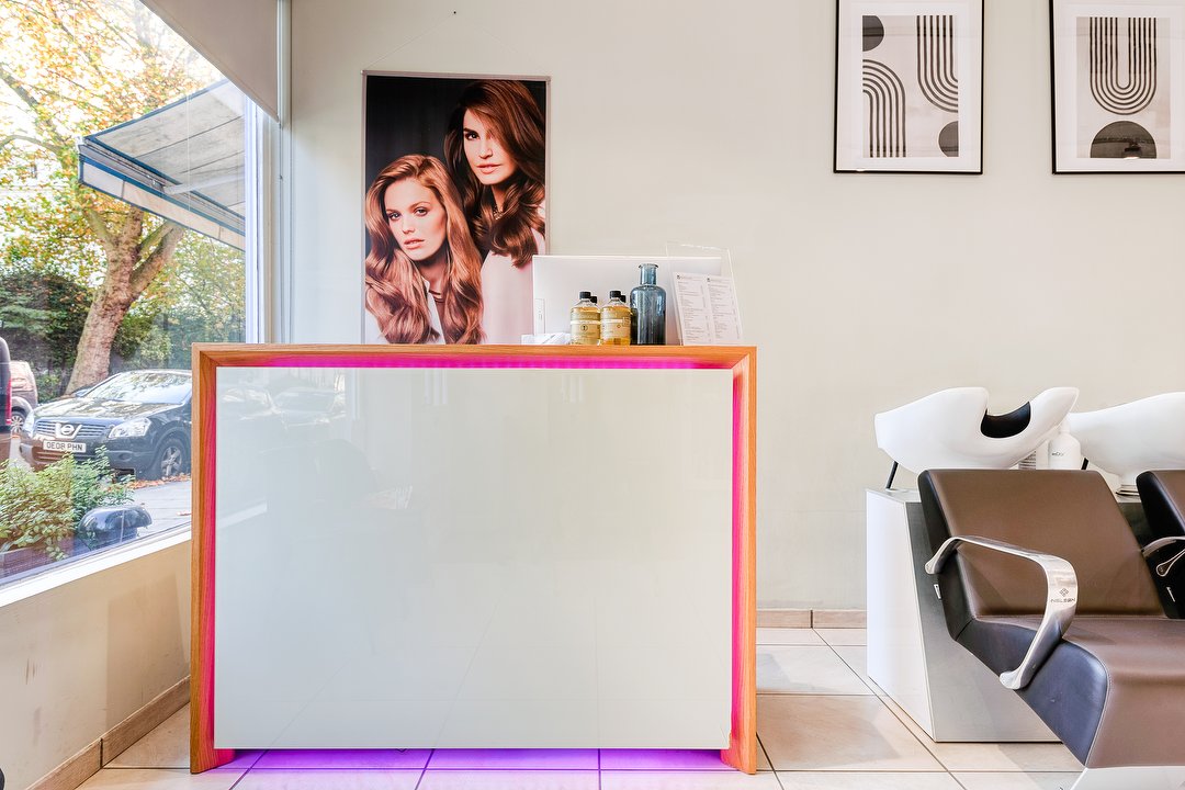 Avenida Salon, Notting Hill, London