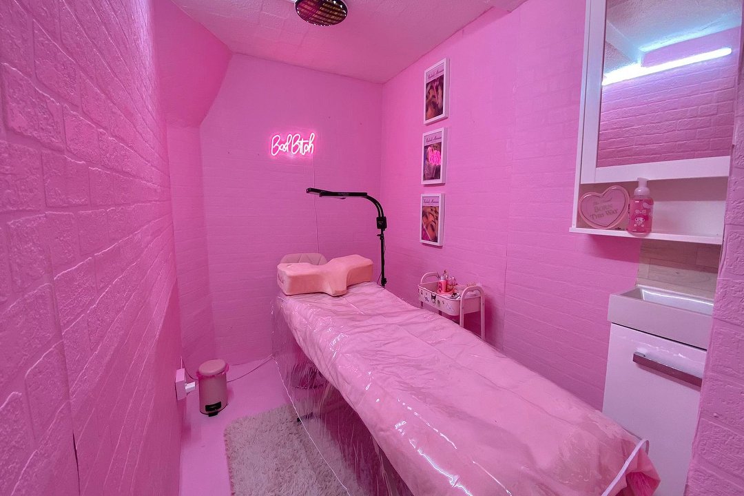 Eyelash Mansion @ Brazil Hair and Beauty, Willesden Green, London