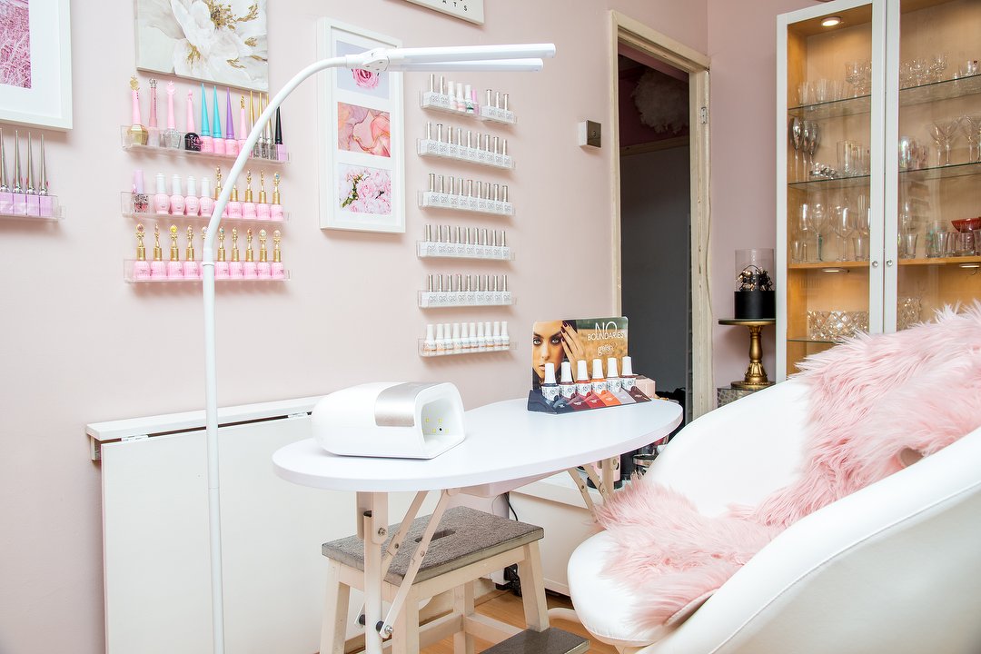 The Nail Room & Brow Bar SE1, Elephant and Castle, London