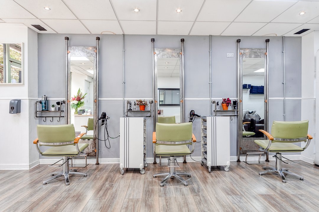 Jair Santamaria Hairdressers, Newington, London