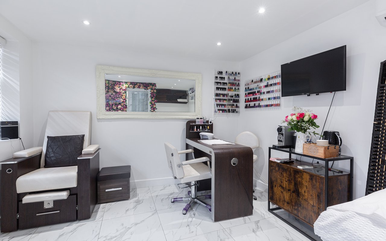 Ladies' Waxing near Purley, London Treatwell