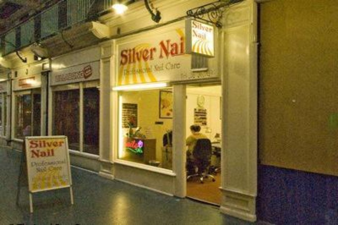 Silver Nails, Leicester
