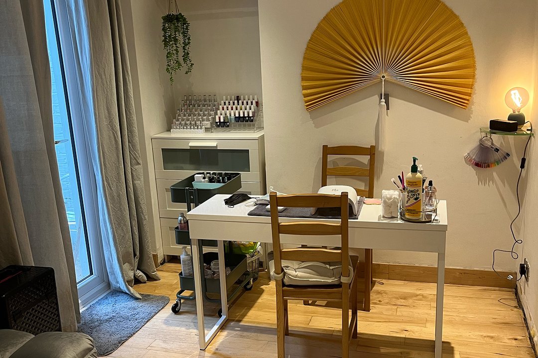 Queen B Nail Artistry, Clapham Junction, London