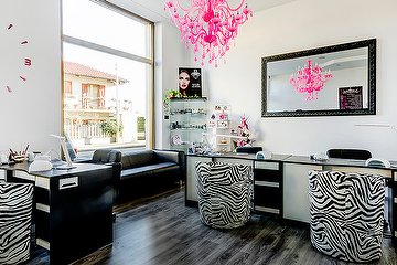 Nails & Beauty Lounge