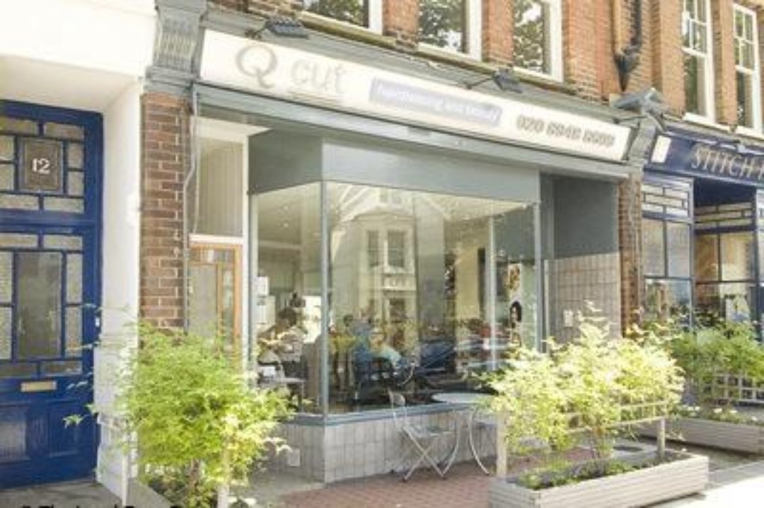 Q Cut, Hinchley Wood, Surrey