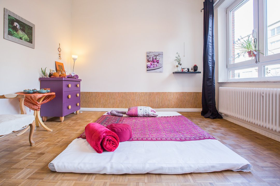 Siam Veda, Brussel