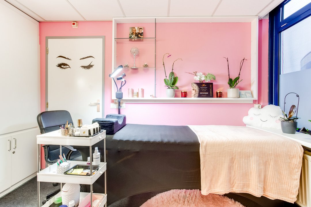 Diamond Lashes & Brows, Cornelis van Uitgeeststraat, Noord-Holland