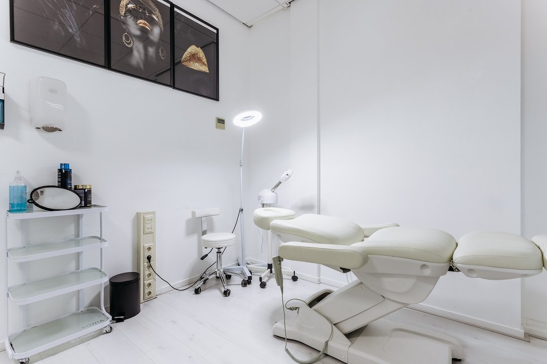 Nefertiti Beautycenter Amsterdam, Admiraal de Ruijterweg, Amsterdam