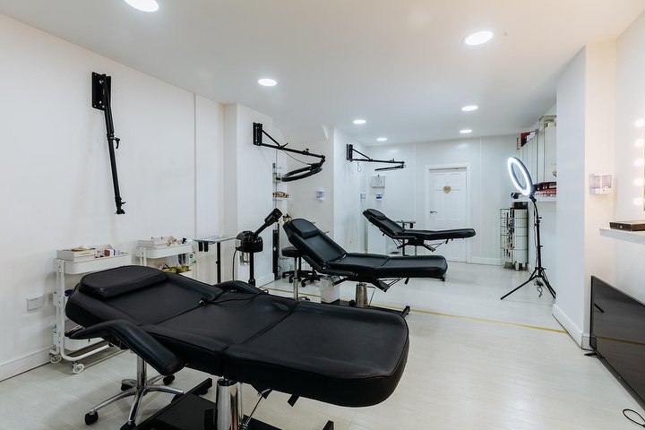 BADGAL Brows - Sourcils & cils Woodhouse - Photo de galerie - OneBooking