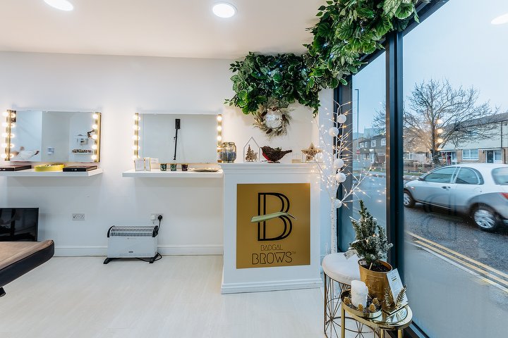 BADGAL Brows - Sourcils & cils Woodhouse - Photo de galerie - OneBooking