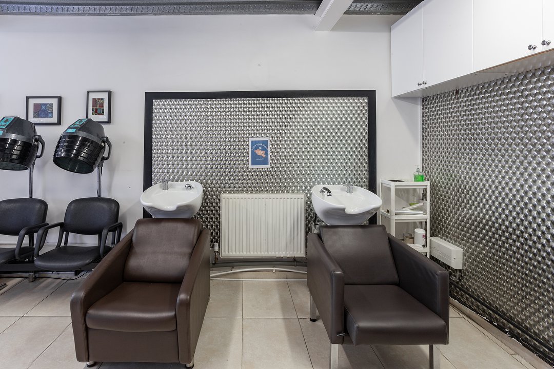 MM Hair @Rise Unisex Salon, The Mall Wood Green, London