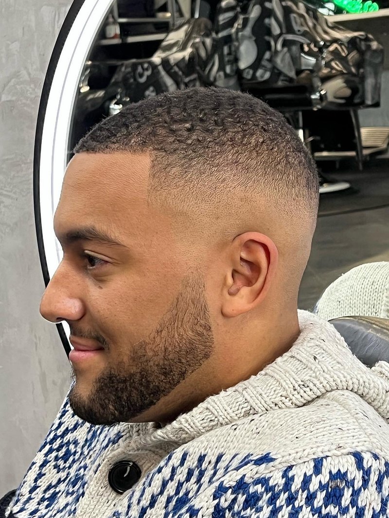 French Barber Courbevoie Coiffeur Et Barbier French Barber - Courbevoie | Barbier à Courbevoie, Hauts-de-Seine -  Treatwell