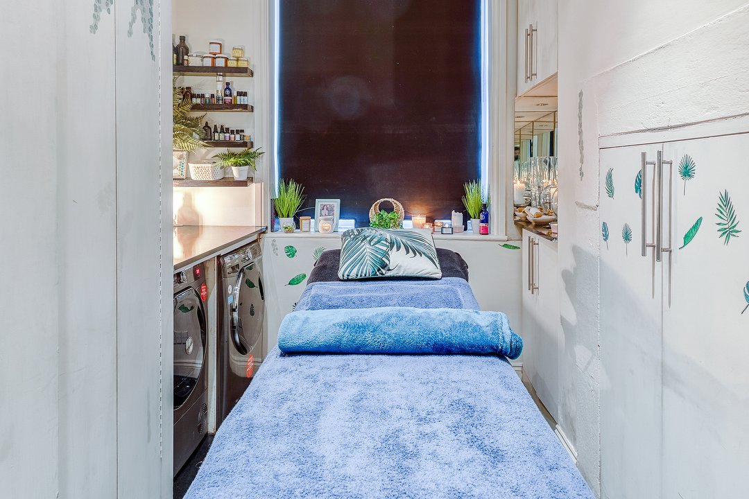 The Massage Pod at MK Nails, Fulham, London