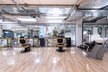 STAR Coiffeur by Ugi | Coiffeur in Kreis 11, Zürich - Treatwell