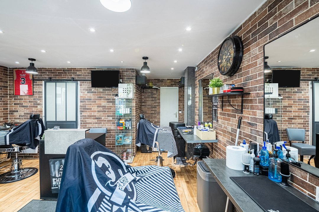 223 The Chirurgien Barber, Villette, Paris