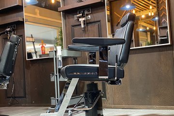 The District Barber 1220