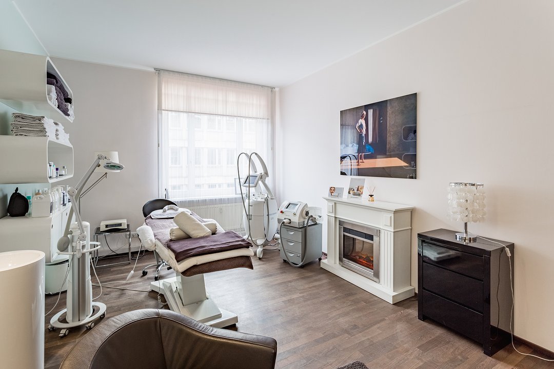 cosmetical health & beauty LOUNGE, Innenstadt, Frankfurt am Main