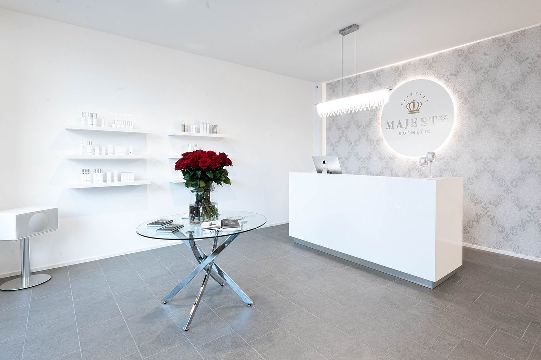 Majesty Cosmetic, Oftringen