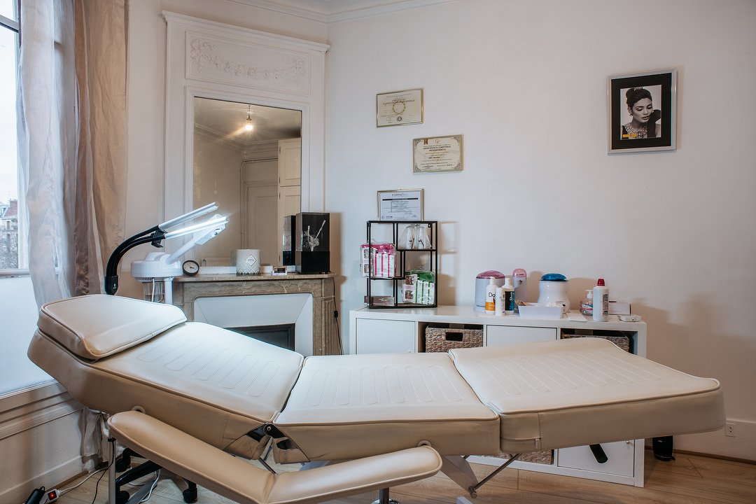 Cm.Brows, Levallois-Perret, Hauts-de-Seine