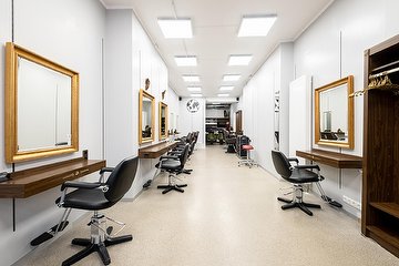 Danars Salon - Ihr Friseur München, Balayage & Colorations Experte , Top Hairstylist