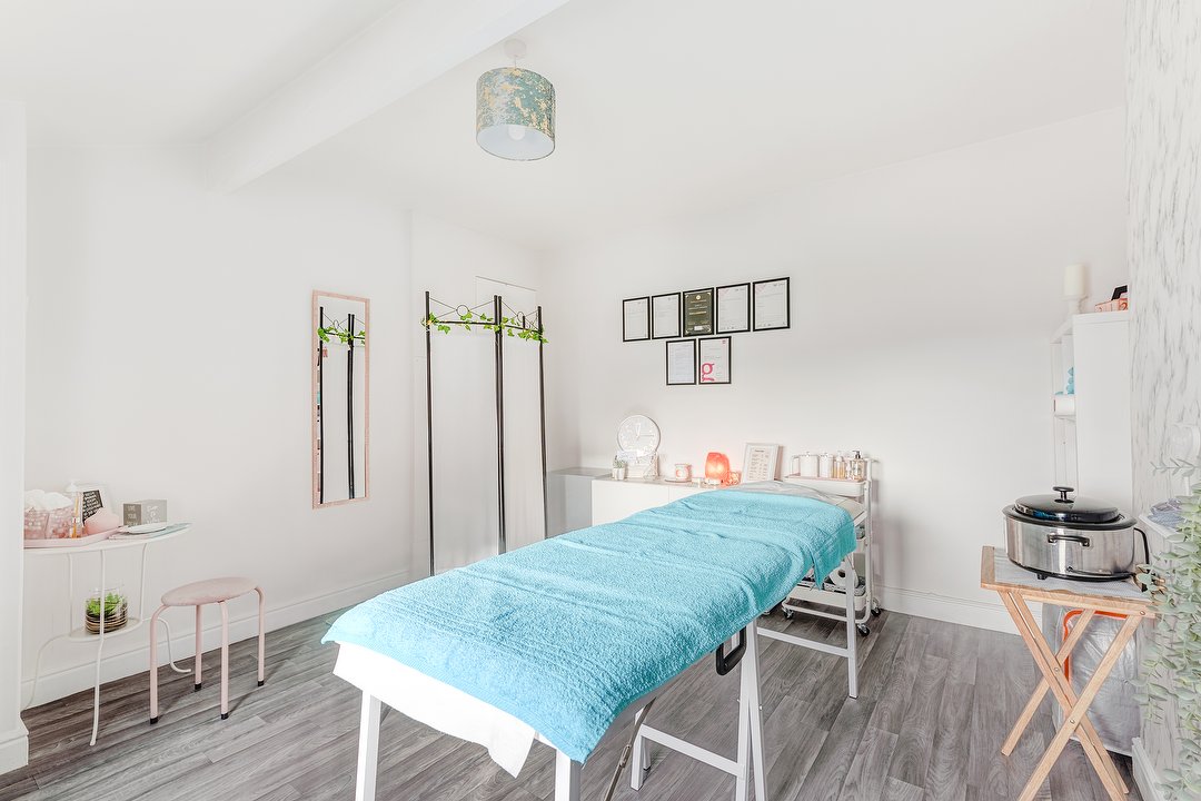 A L M Beauty Clinic & Massage, Hale, Trafford