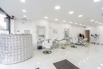 Blow & Blush Hair & Beauty Salon