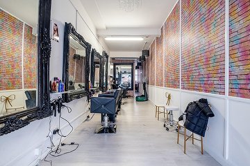 Neelam's Hair & Beauty Salon