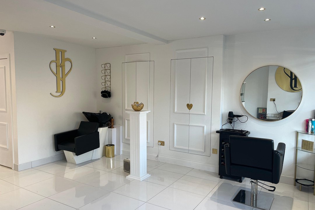 Paige Kelly SPMU, Banstead, Surrey