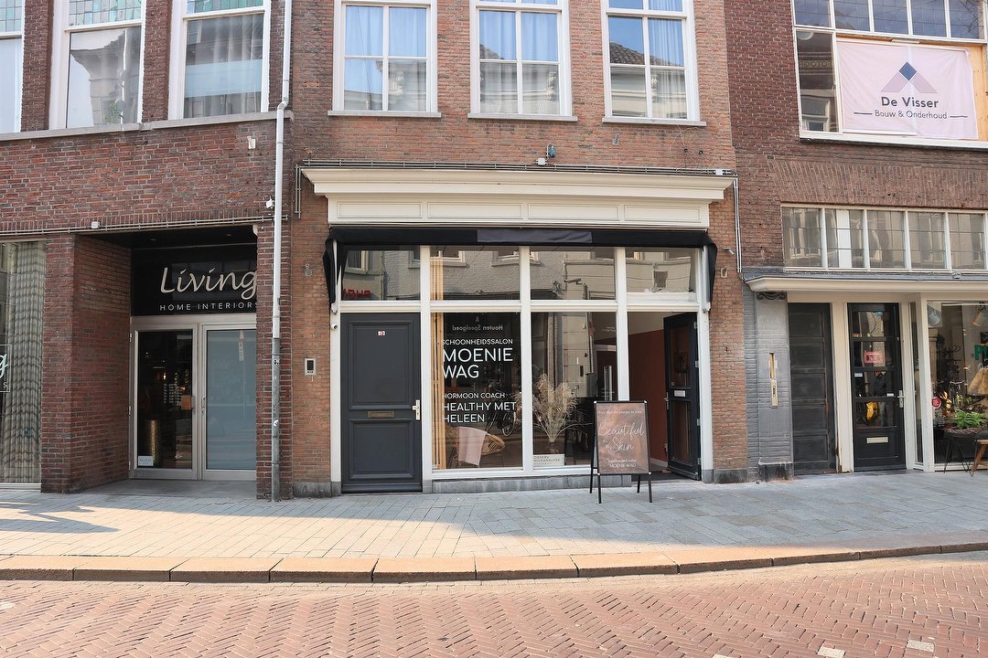 Moenie Wag, Den Bosch