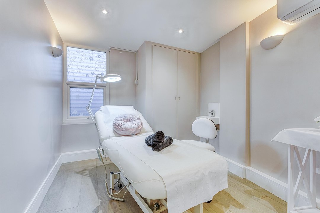 Room To Wax - London Bridge, Borough, London