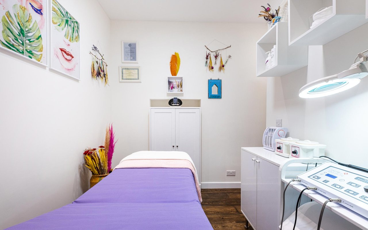 Top 20 places for Eyebrow & Eyelash Tinting in UK Treatwell