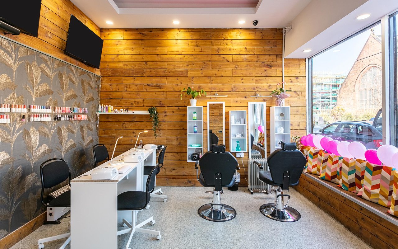 Hairdressers and Hair Salons near Renfrew, Glasgow Area Treatwell