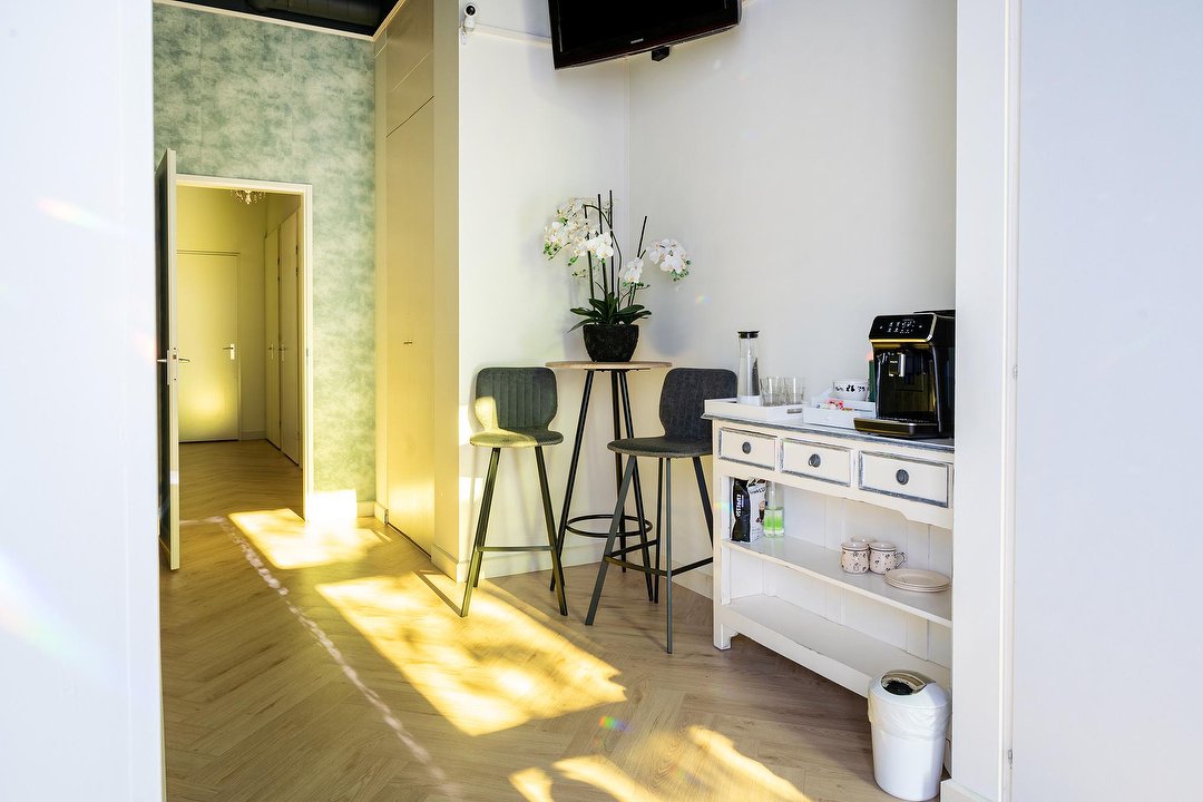Bindweefselmassage Salon- BeBeauty & Fit, Jan Tooropstraat, Amsterdam