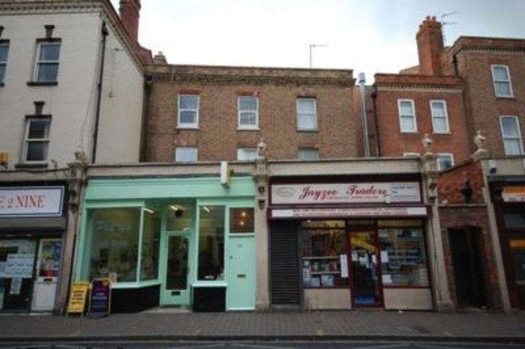 Petri's Hair Stylist, Gloucester