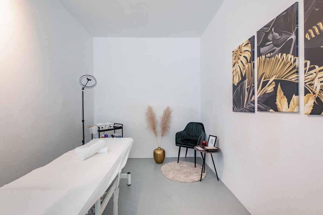 4 Seasons Waxing & Laser, Bijenkorf, Amsterdam