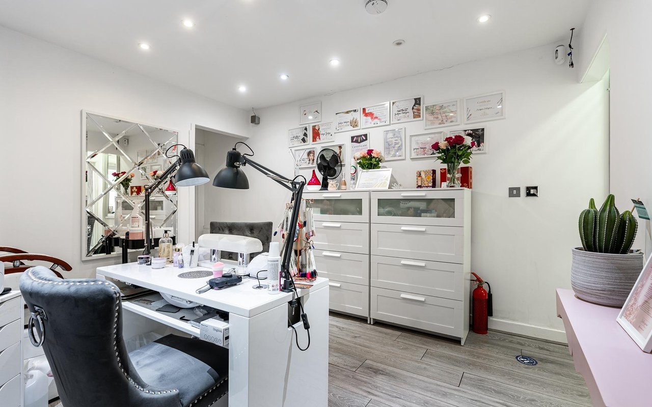 Crawley, West Sussex Nail Art Salons - wide 1