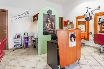 Italy Curly Hair Studio