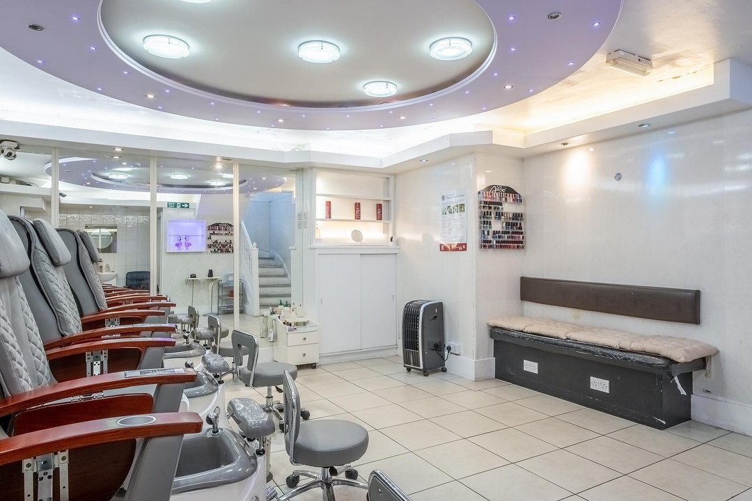 Glamour Nails, Richmond, London