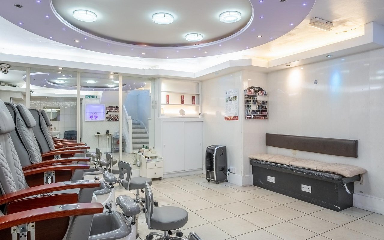 Top 20 places for Manicures near St Margarets, London - Treatwell