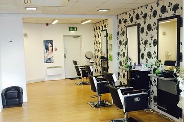 Best hair colourists for highlights in New Normanton, Derby