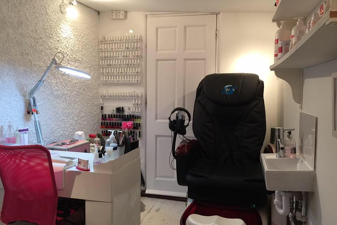 Glamourpuss Nails & Beauty, Billericay, Essex