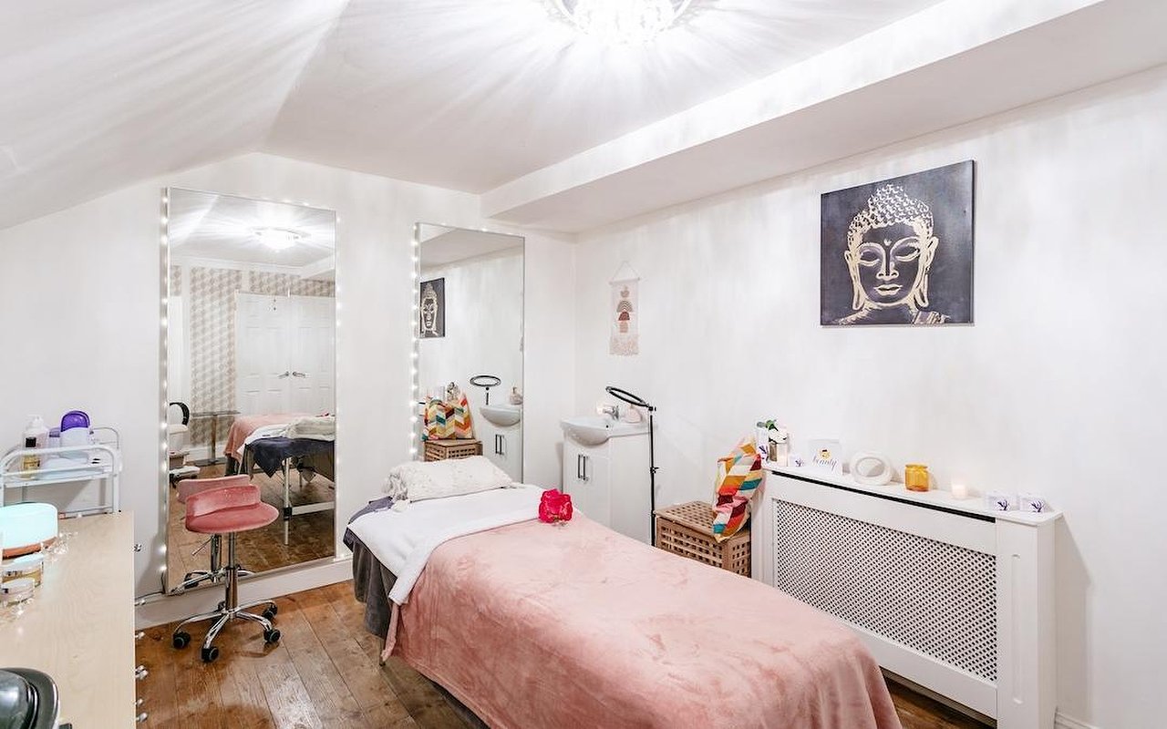 Hot stone massages near Ruchill, Glasgow Treatwell