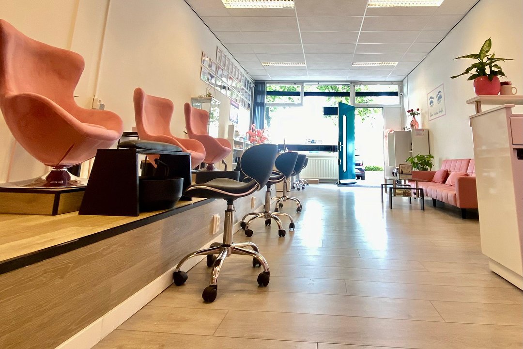 Hien Beauty Center Almere, Markerkant, Almere