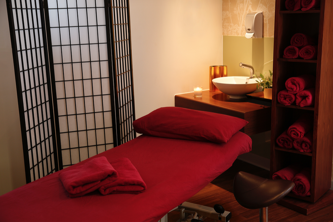 Massage at London Fields Health Collective, Hackney, London
