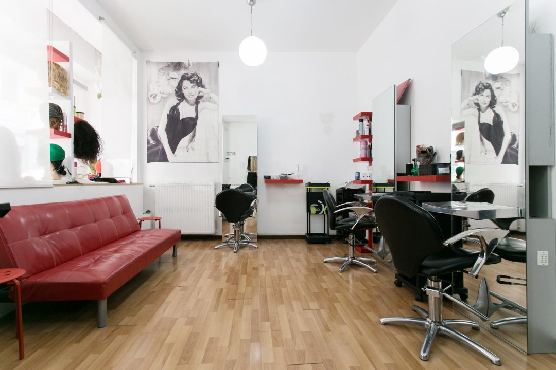 J'Adore Extension, Bacone, Milano