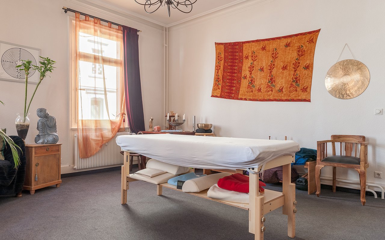 Lomi Lomi Massage In Baden Württemberg Treatwell