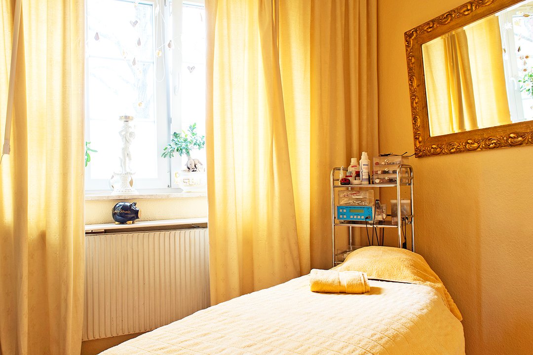 GORÉ Cosmetic bei Friseur Isigan, Grunewald, Berlin