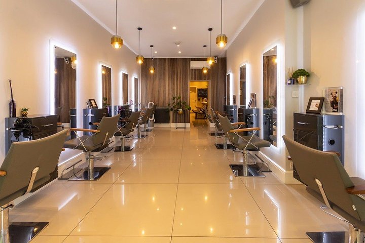 Tila Hair Studio - Coiffure West Hamstead - Photo de galerie - OneBooking