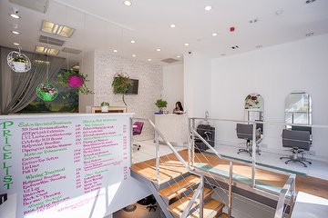 Lilly Nail & Beauty - Whitworth Street